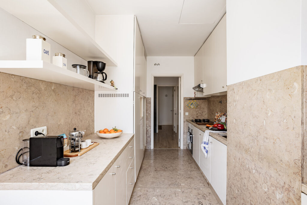 Chiado Comfy & Prime Location with Parking Space